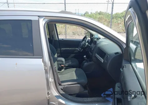 2016 Jeep Compass Sport из США, поврежденный, VIN 1C4NJCBA2GD648565